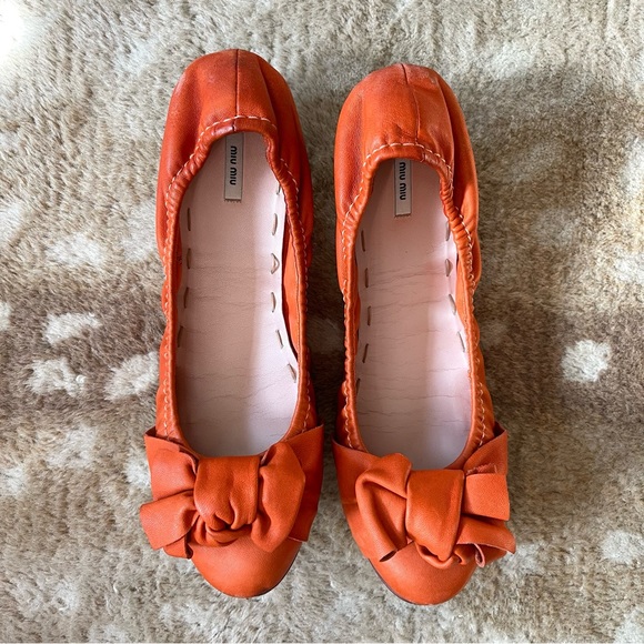 Miu Miu Leather Knotted Bow Elasticized Scrunch Ballet Flat In Orange Sz 38 1/2 - Picture 4 of 14